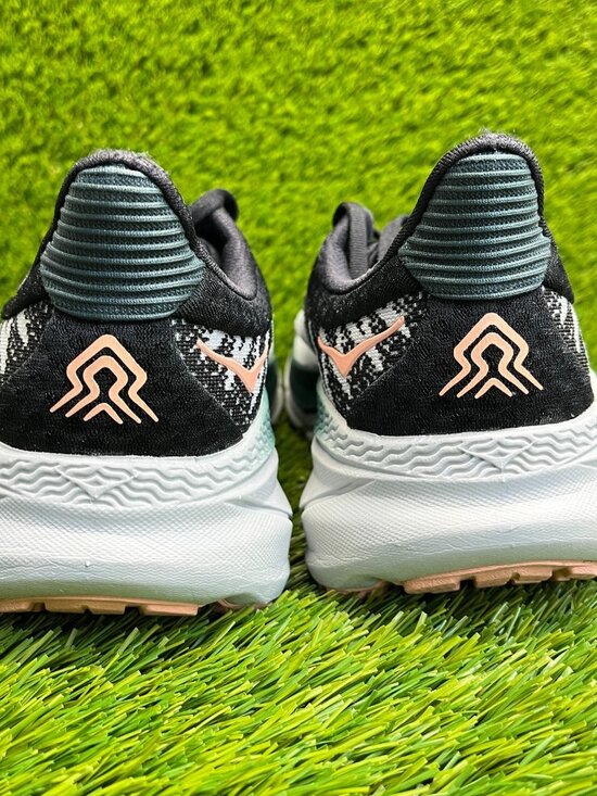 Hoka One One Challenger ATR 7 Womens Size 10.5 Gray Black Running Shoes Sneakers - Picture 7 of 10